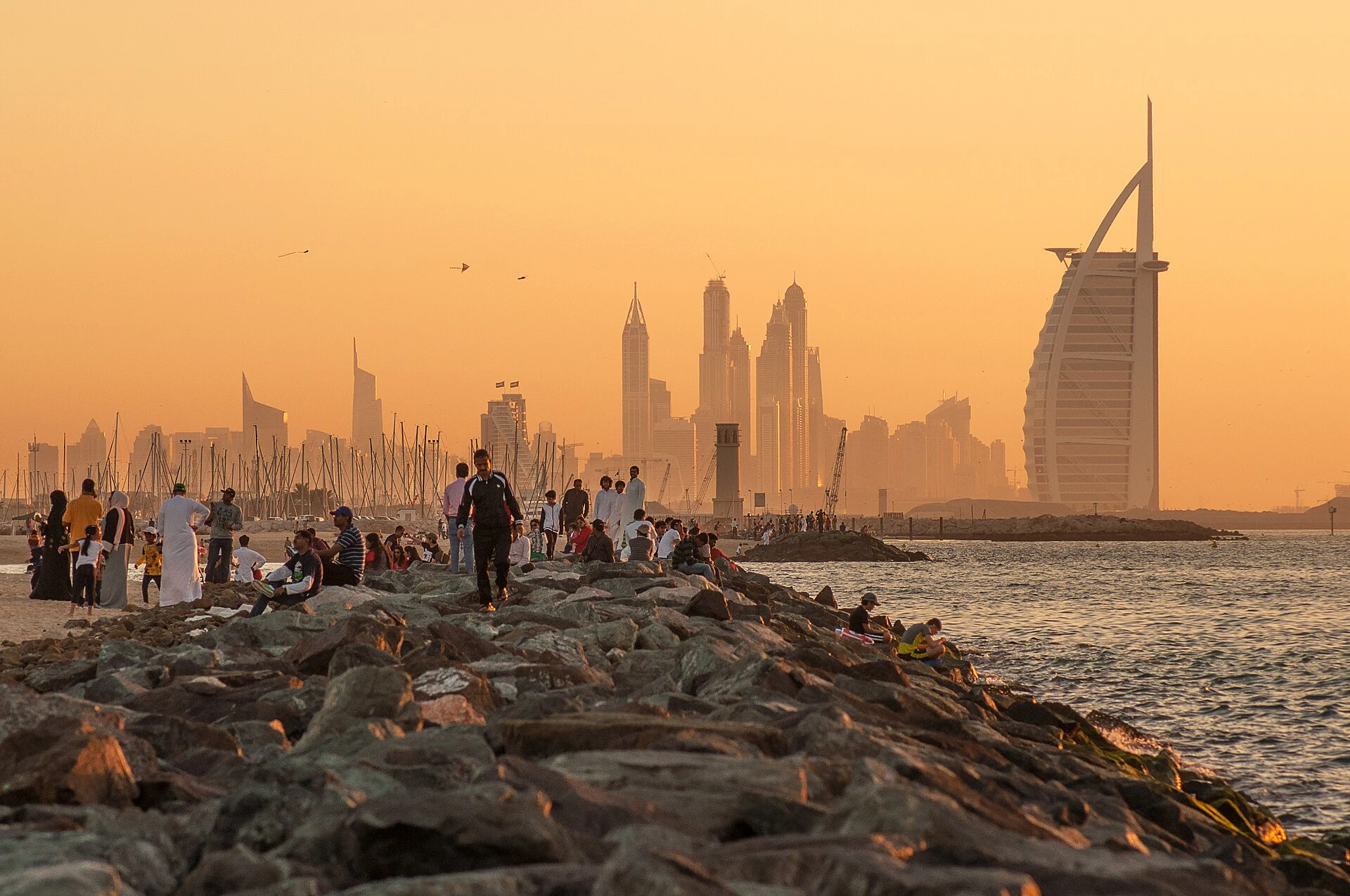 Choose Dubai hotel zone: Beach, DIFC, Downtown or Creek