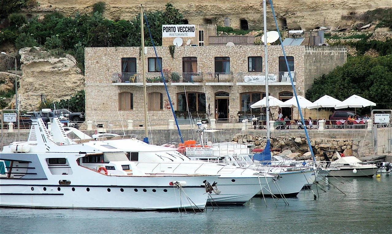 Marina or anchorage: Which nights on a yacht are better